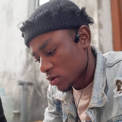 JaroRoland's profile picture. Paranoia I gat some thoughts in my head, I like to party like everyday🎊🎊
