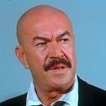 انسان واثق من نفسي احب الصداقات والاخبار