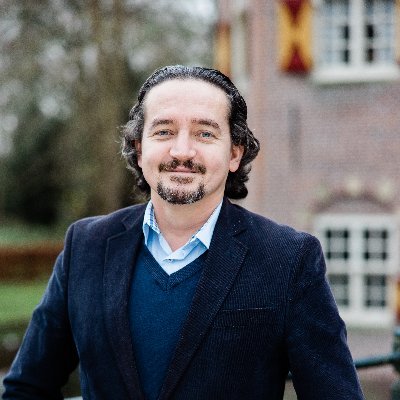 hrbasli's profile picture. Data Engineer, basketbal and books..