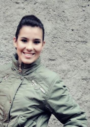 Dançarina do Lanceiros de Santa Cruz, 14 anos, capricorniana, amante de chocolate, chata, monga, Beijos s2'
