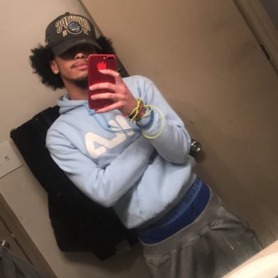 retrofav's profile picture. ❌_____✍🏼