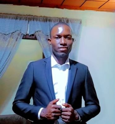 Je m'appelle Etienne Kolié étudiant licence 2 , département sciences du langage à l’Université générale lansana, je vie en Guinée, j'ai mes 24 ans ,célibataire.