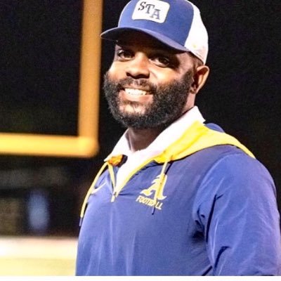 RBs Coach @STA_Football  3x State Champ