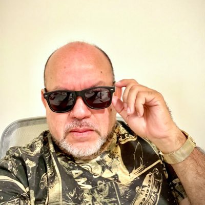 Nerio7's profile picture. “No puedes aferrarte a lo nuevo si no dejas atrás lo viejo”