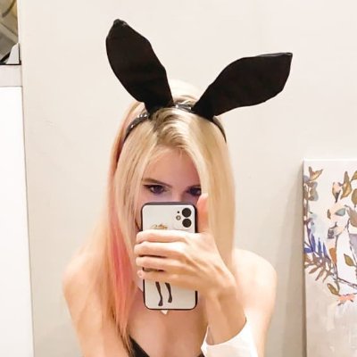 Funny content and cute cosplay!  💖
Exclusive content: https://t.co/G0XVETRk5P ✨
Instagram: vikneska (86k) and vikneska.xs (138k) 💕