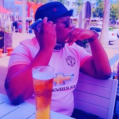 larcheytheguy's profile picture. 