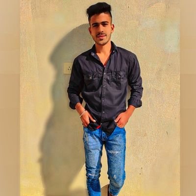 ज़ब हम पैदा हुए जग हसा हम रोये ऐसी करनी कर चलें हम हसे जग रोये 🙏🙏