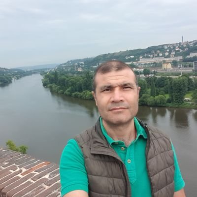 yusufmese's profile picture. Çölde bir kum tanesi, fakat çölün yükünü taşıyor. Matematik, iktisat