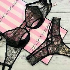 JoLondon9's profile picture. I am slave to my god and owner goddess Michelle life long dedicated slave to her

https://t.co/Rzn20RUvi1