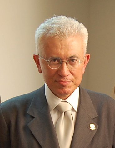 robertounger's profile picture. This account is run by Professor Unger's research assistants.