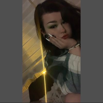 monchatmiaule's profile picture. STUTUTUTU 🚘/23 ans/🏳️‍🌈♊️