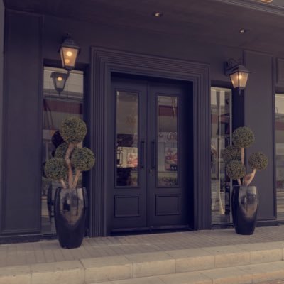 صاحبة معرض ومكتب أمل ديزاين للتصميم والأثاث 0557474344 📞info@amaldesign.com📩