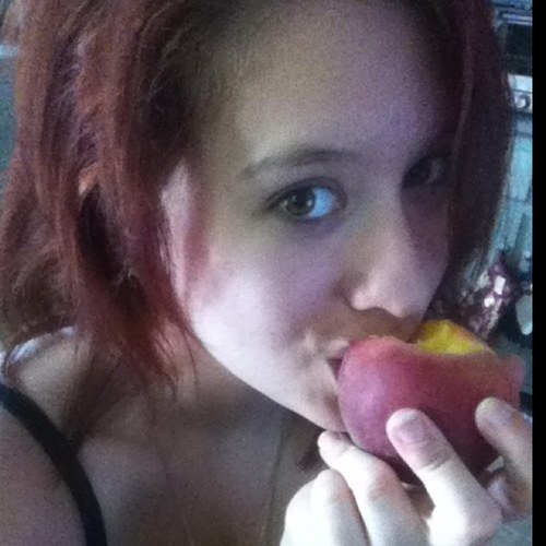 VegpocalypseNow's profile picture. (previously VeganSkinnyBitch) - resource of all things vegan, specializing in health, recipes, and advice!