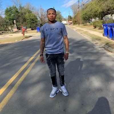 EAT OR STRAVE 🤙🏽| 👻-rich4wayboss |4️⃣📍| GOD FIRST💯| ♎️ | 22🍾| Transmission Lineman 🚧