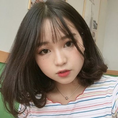 Người thầy tâm linh, người chữa bệnh và người hướng dẫn với niềm đam mê giúp mọi người kết nối với nội tâm của họ và sức mạnh cao hơn. hehe