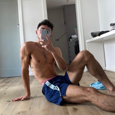 L5icEt8D5H7w69d's profile picture. 