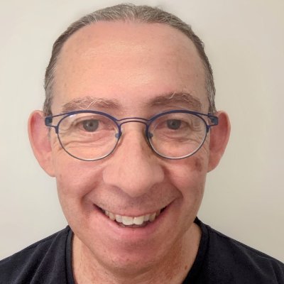 shayporat's profile picture. עומד על שלי (שתי רגליים+ נעלי ריצה), אך פתוח לכל הדעות 365 יום בשנה. סגור רק לרגל שיפוצים. יד ראשונה מרופא מיילד. מאמין בעשיית טוב, מוסיקה, יצירה ומציאת המשותף.