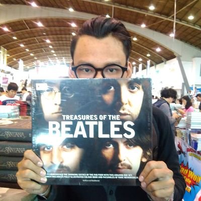 bermataempat's profile picture. Biodata ini, ditulis menggunakan bahasa Indonesia yang baik dan benar.