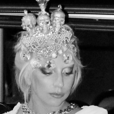 stanning a woman who is fashion icon, actress, queen of pop, jazz, edm and one of the best selling artist of all time… lady gaga🖤💋