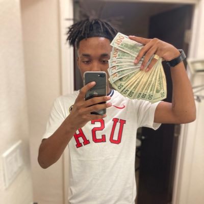 Hoesloveetayy's profile picture. 