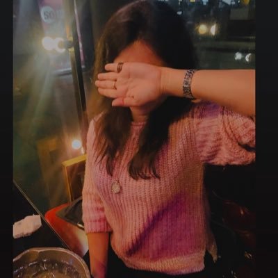She/her. Lawyer. Wanderer. Feminist. Aquarius. Chaotic. Selenophile. Filmy. Serial Chiller 😛
Believes in Dance and Puppy Therapy !