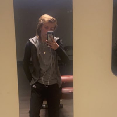 oceanesndr's profile picture. ▪️🎓(+2) ▫️22 ans ▫️🏋️‍♀️▪️