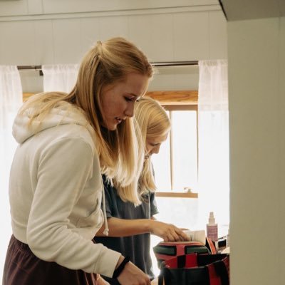 elb023's profile picture. 