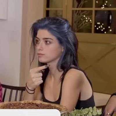 sundamelio's profile picture. millie y yo cantando don't freak out