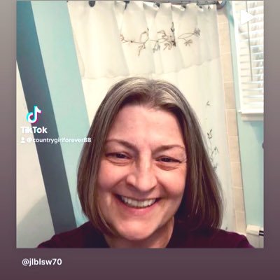 Jeanine2570's profile picture. 