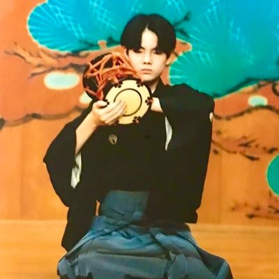 能楽大倉流小鼓方 18歳 父は大倉流小鼓方16世宗家大倉源次郎(父に師事) 芸歴 四歳 初舞台 十歳 初能