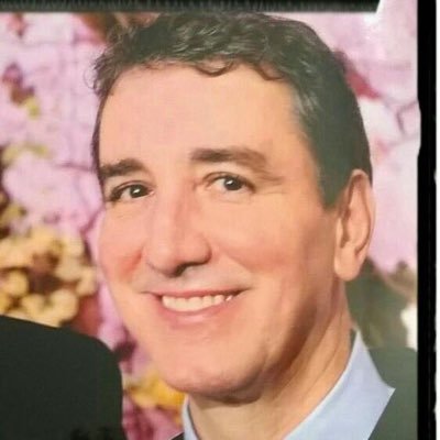 Flamenguista, goiano e de saco cheio de políticos como Lula e Bolsonaro!