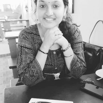 Reader, listener, music lover, mad about earrings,
little blogger!