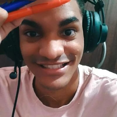 *Amante da Tradição, Arte, Literatura, música clássica e CAFÉ.
*Dev(JS, ReactJS,PHP)
*Ciências da Computação
Amigos, amigos. Negócios fazem parte