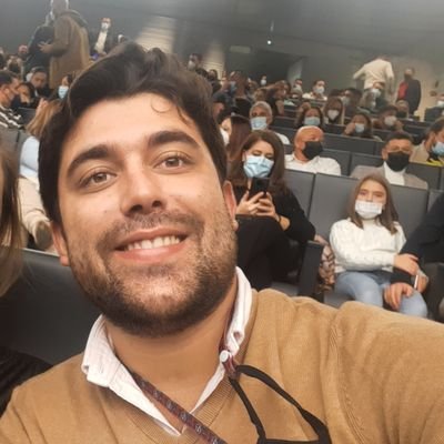 jacarvaz's profile picture. Graduado en G.A.D.E, sevillano y bético.