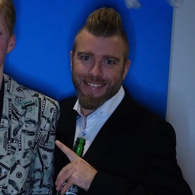 PrebenHellvik's profile picture. Eurovision Song Contest🎤 Fotballdommer⚽️ Følger all sport inkl. Trav🐎 - Den neste Jo Nesbø✍🏻📖