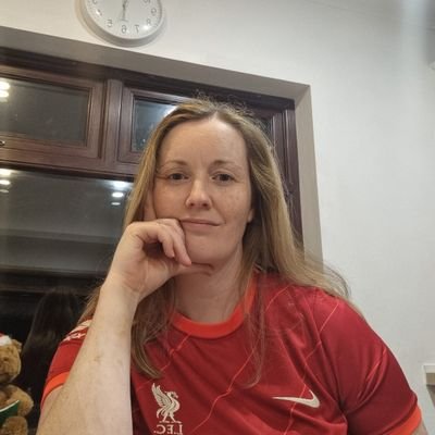 A mother, wife, LFC fan, social worker, Unitarian minister (in that order!).