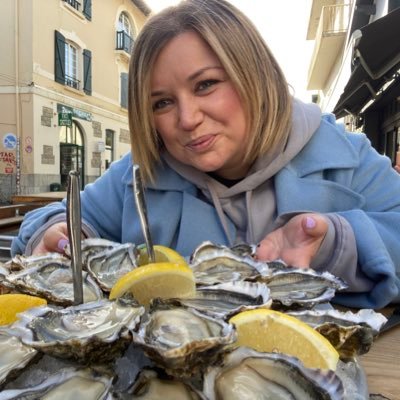 Aficionada a la gastronomía, asturiana, inquieta y sobre todo..mamá de Asier 😊 Hago bodas y eventos “La vida es tan bonita q parece de verdad”#eventosTrabanco