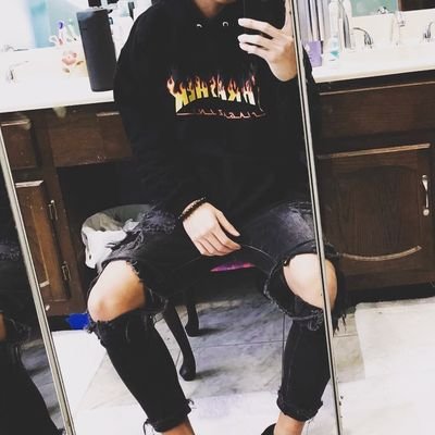 Ghulam_rajau's profile picture. when you have a problem I'm the one who has the solution 😊