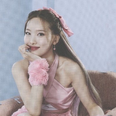 faeriepopp's profile picture. trying to be skinny for nayeon