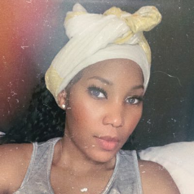 Niitura2's profile picture. I eat frozen pizza for breakfast 😋