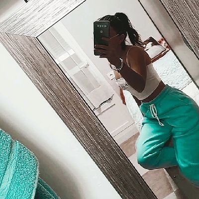 sarilla_17's profile picture. (S)(A)(R)(A) ( M)(A)(R)(I)(A)
-ℰ𝓁ℯ𝒸𝓉𝓇𝒾𝒸 𝒹𝓇ℯ𝒶𝓂𝓈⚡🐊
-Pozo Alcón🏡
- Dellafuente 😜