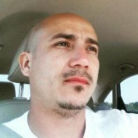 v_rizo's profile picture. 