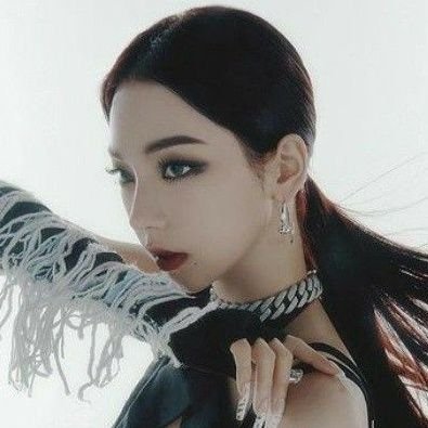 ₊‧ ⋆ YUUUNA ?! %. ♡ ( · ᴗ̵ ‹ )