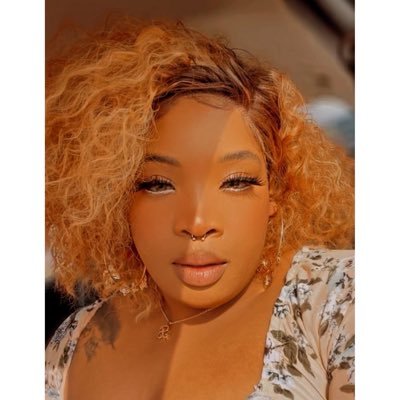 sticky like huunny 🍯 +Model,Brand Ambassador, Fashion Influencer 👸🏽🍯 SnapChat : Damnshebee|| NOLA MADE⚜️