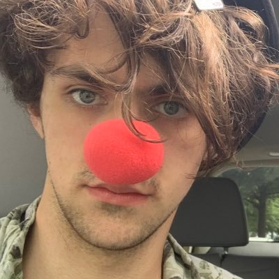 seanmcgavin33's profile picture. imagine what i could do if i wasn’t a idiot