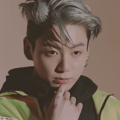 Estou nesse mundo somente para passar raiva, sofrer por personagens fictícios e dar amor aos meus meninos. ☕︎ (d/ela) • fan account