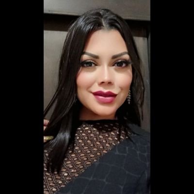 Perfectamente imperfecta, amante del amor y de la vida, bastante loca poco más que intensa, llevando a Dios como mi guía.
