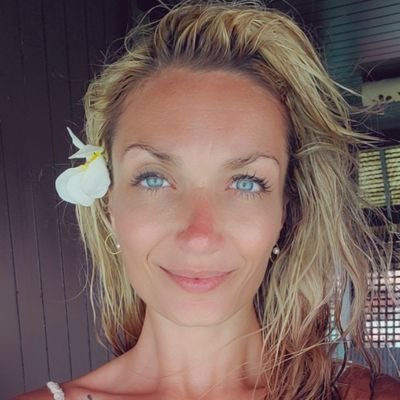 Just trying my best to be my best.
Lifelong nomad (Army brat) turned Charlottean. #CLT
Insta: @amberwankenobi
https://t.co/EuB0S9IQHO