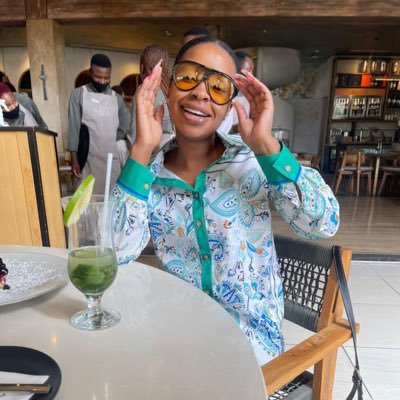 Traditional Healer 📿 Beauty 👧 & Brains 📚 Social Butterfly 👫👭👬 Entrepreneur 💰💰💰 Zulu Goddess 👑 Fashion Buyer 🛍 Lover ❤ Foodie 🍤 Youtuber