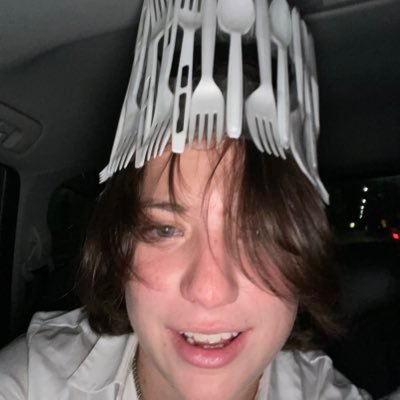 intheclur's profile picture. 🦎🍀🪀🧃